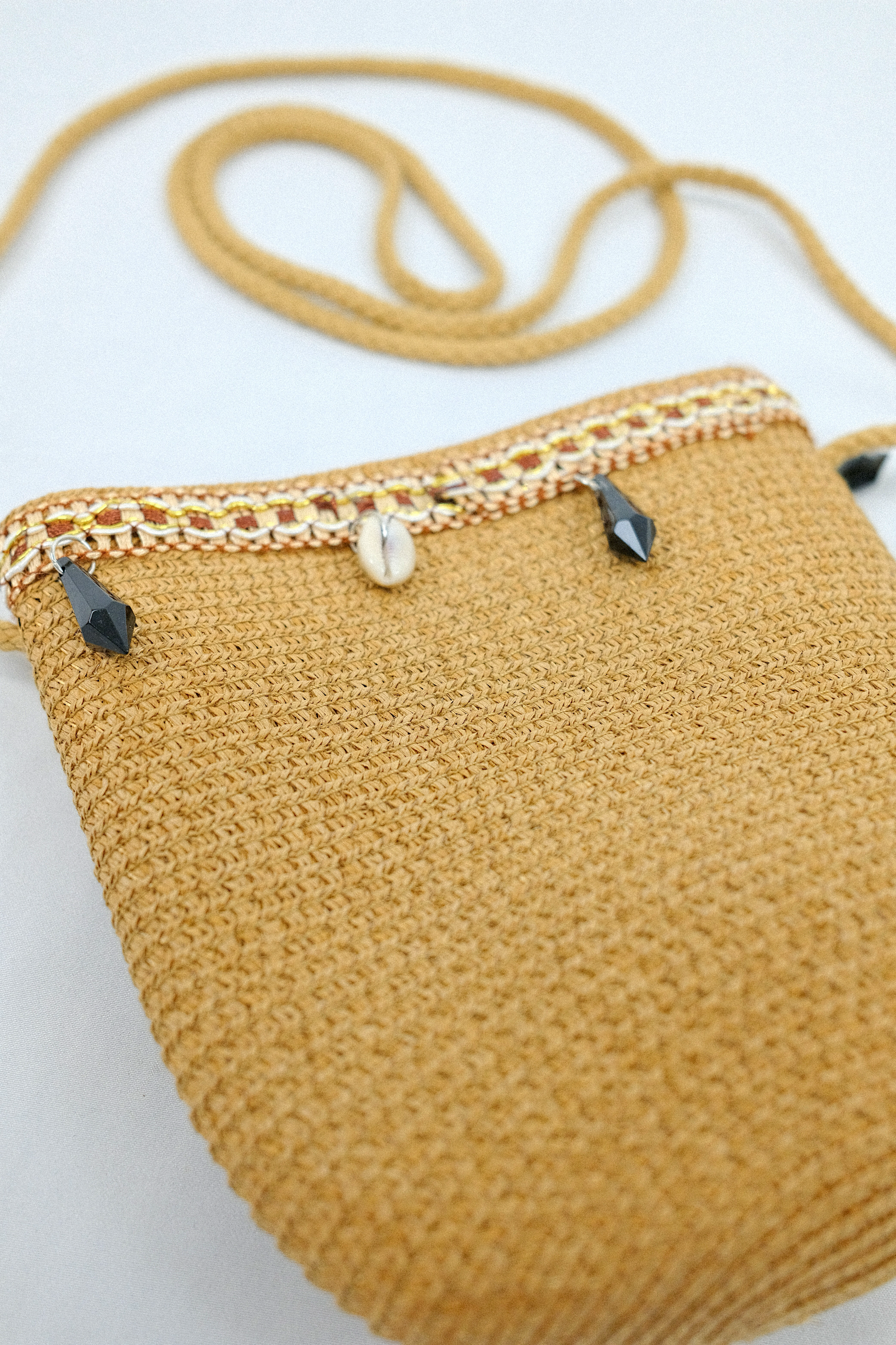 Conjunto de sombrero de paja y bolso bandolera estilo bohemio