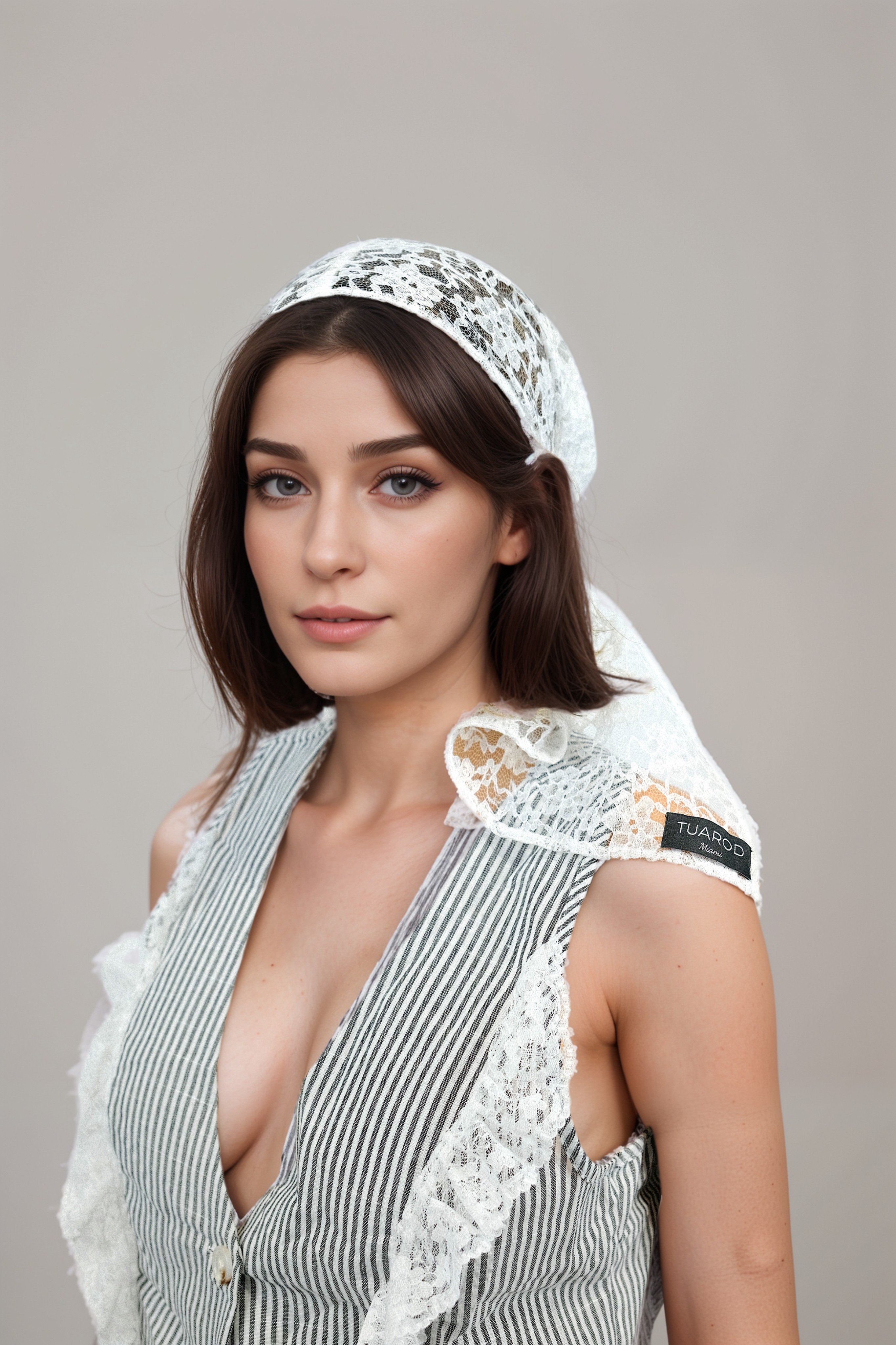 Sudadera con capucha desprendible - Encaje blanco