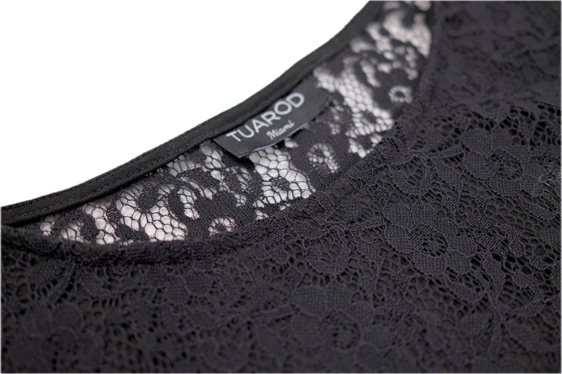 Top de encaje floral negro