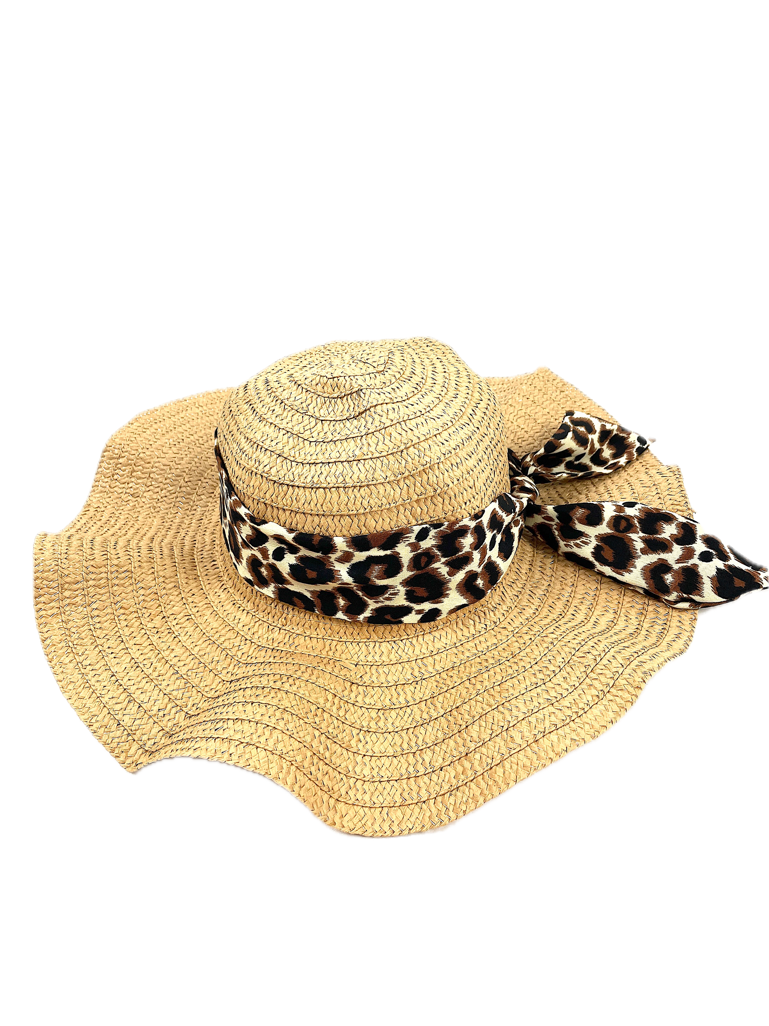 Sombrero de paja con detalle de lazo de leopardo