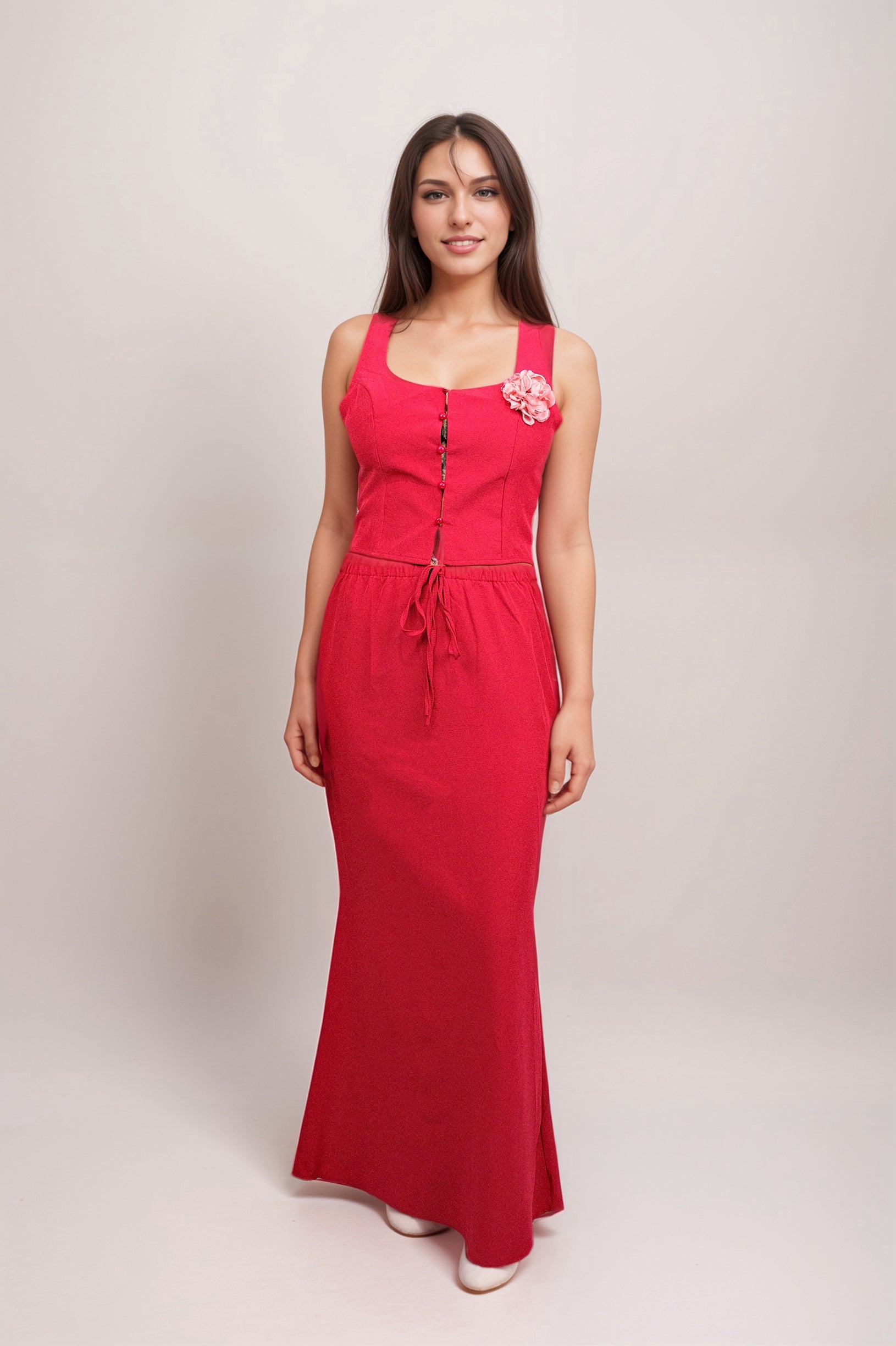 Conjunto de top y falda casual burdeos con detalle de rosa